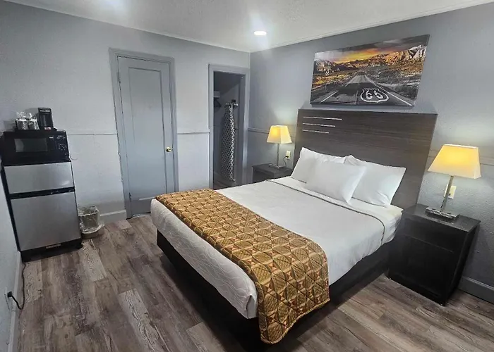 Travelers Motel 2*