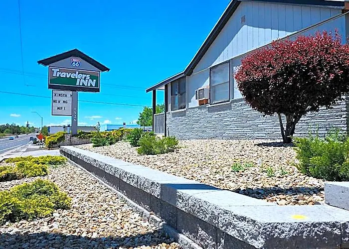 Travelers Motel 2*